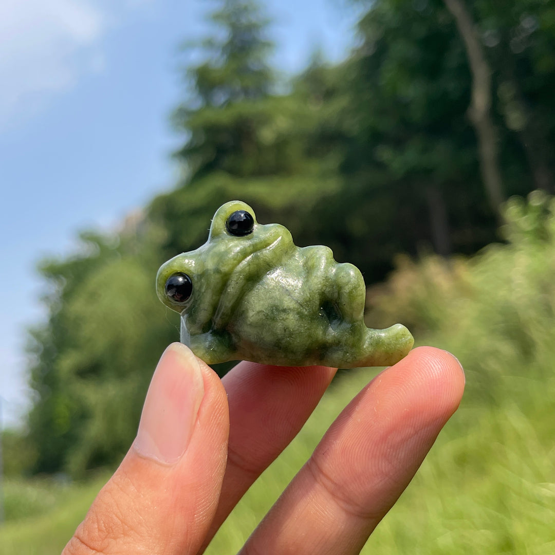 Natural Crystal Cute Frog Carving
