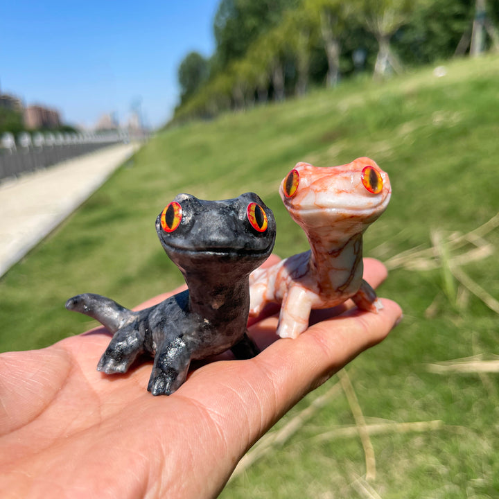Natural Crystal Big-Eyed Lizard Carving