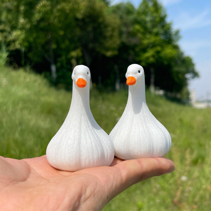 Natural Lovely White Jade Garlic Duck Carving