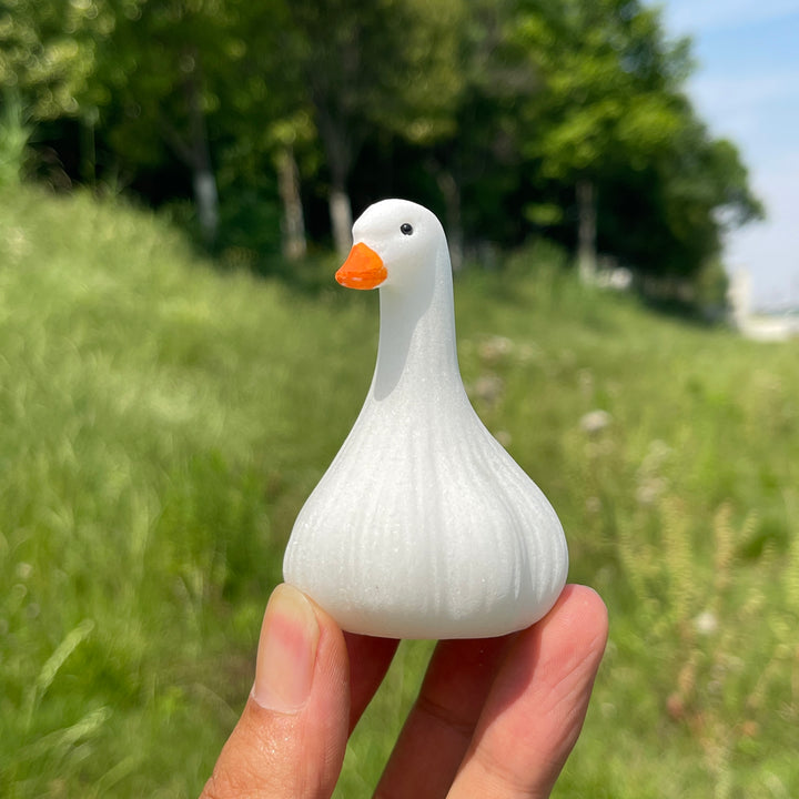 Natural Lovely White Jade Garlic Duck Carving