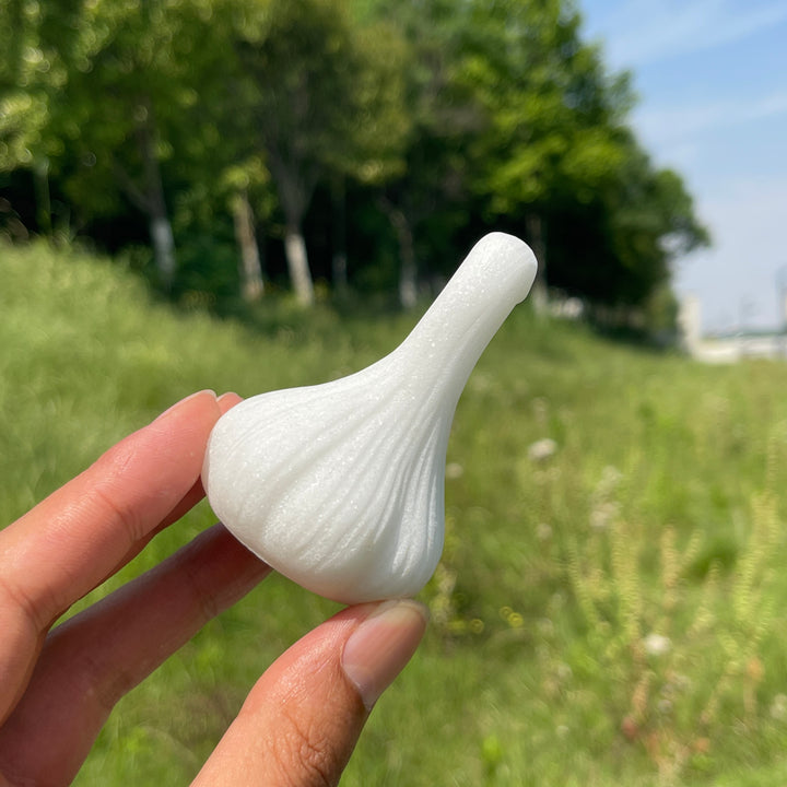 Natural Lovely White Jade Garlic Duck Carving