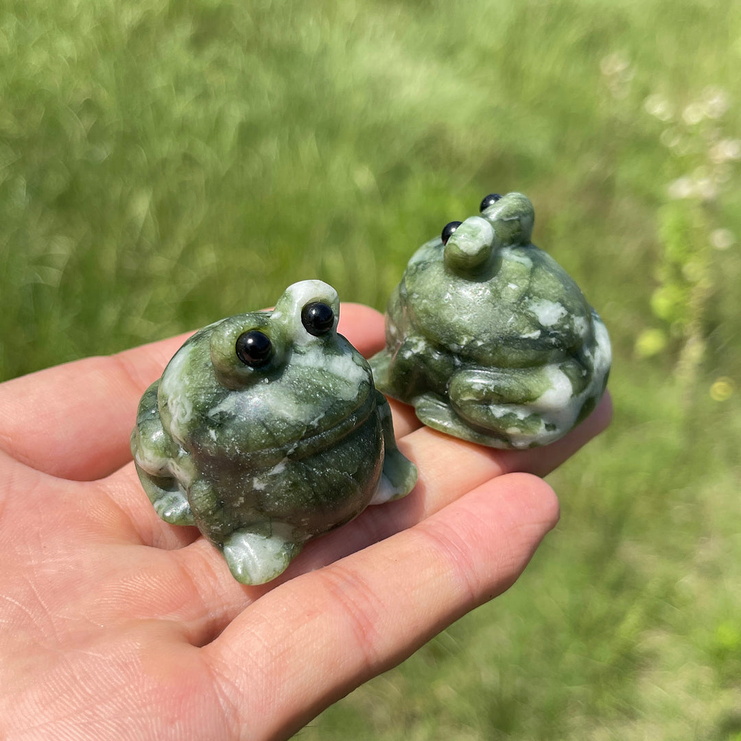Natural Chubby Serpentine Frog Carving