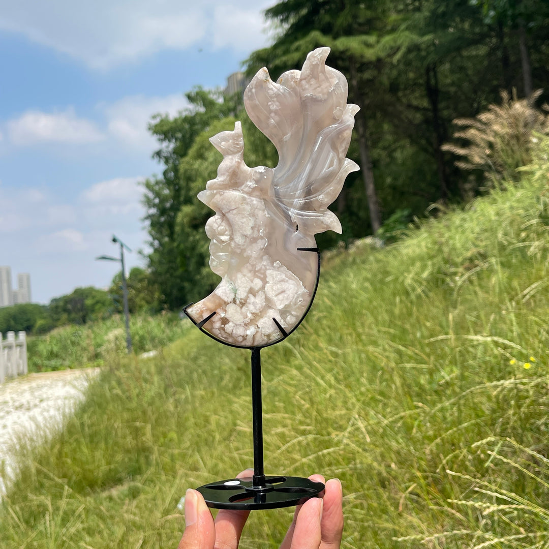 Unique,A Slightly Imperfect Natural Elegant Flower Agate Nine-Tailed Fox Carving