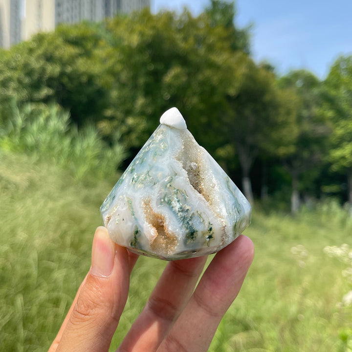 Natural Crystal Moss Agate Diamond Carving