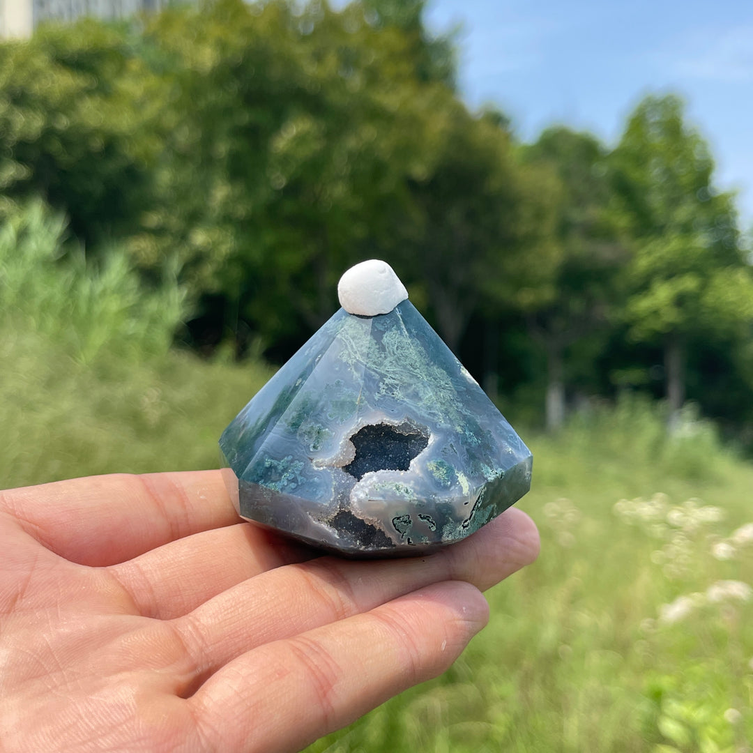 Natural Crystal Moss Agate Diamond Carving
