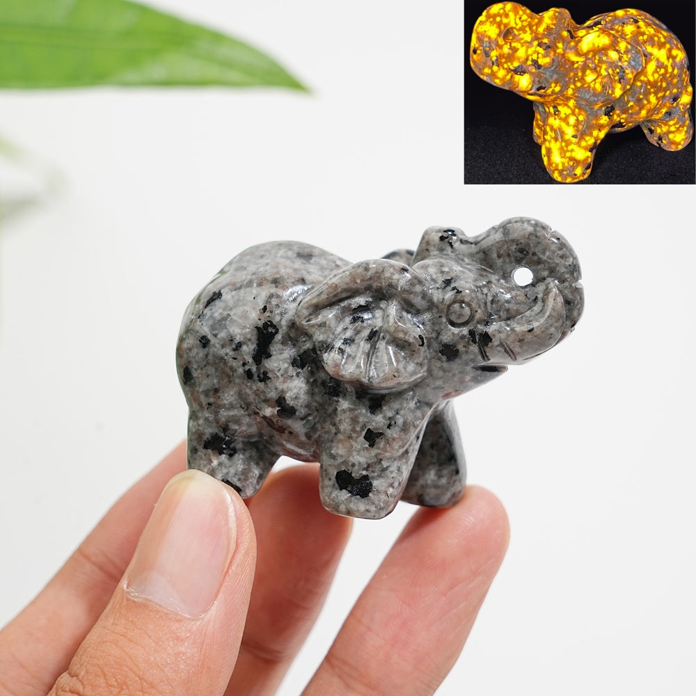 Tallado de Elefante en Cristal Yooperlite Natural