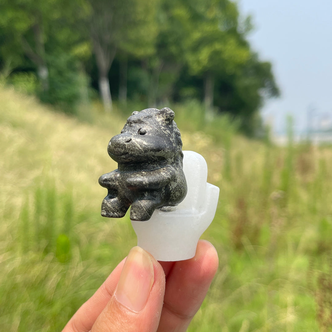 Natural Crystal Horse On Toilet Carving