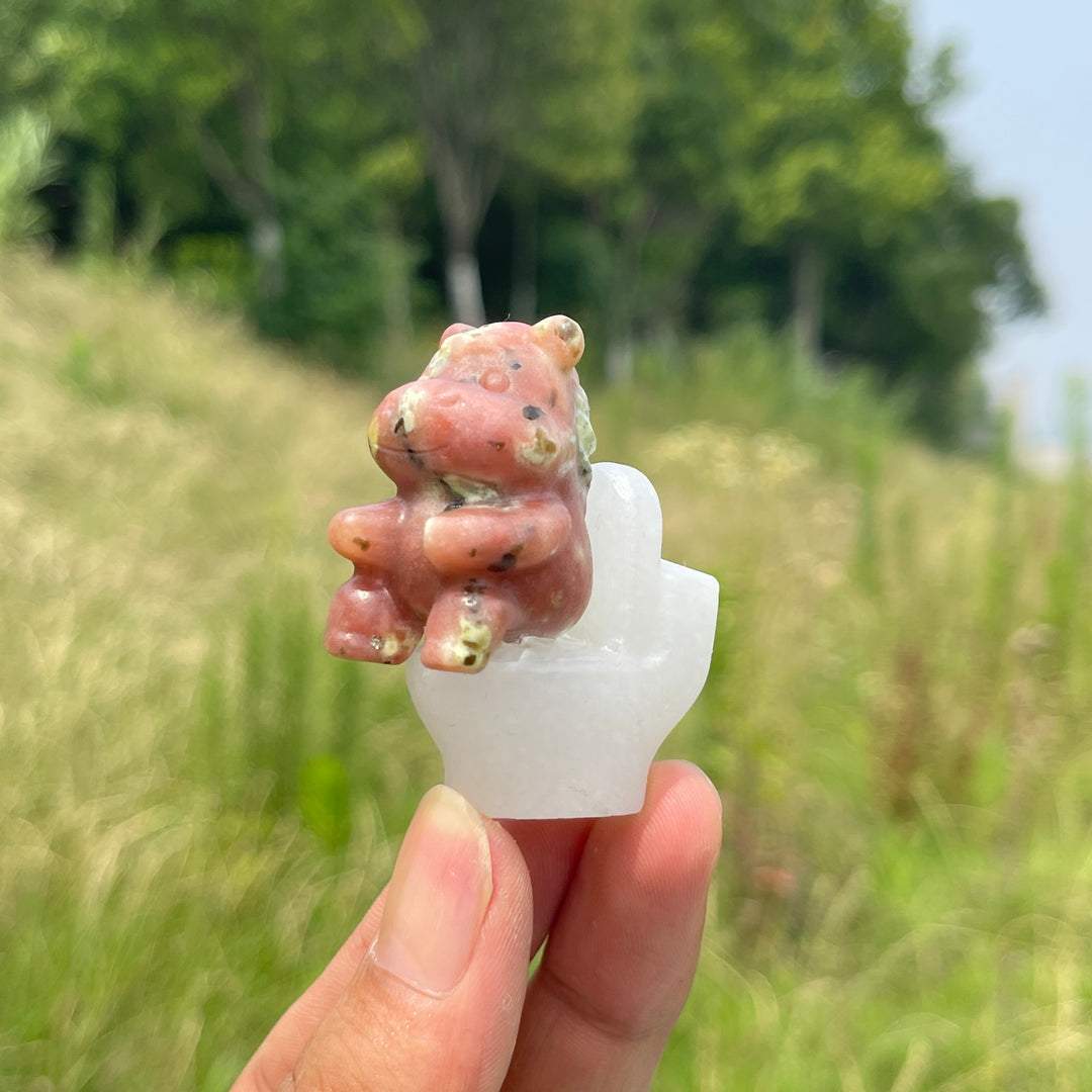 Natural Crystal Horse On Toilet Carving
