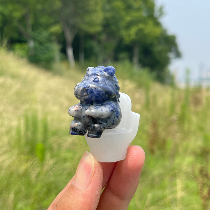 Natural Crystal Horse On Toilet Carving