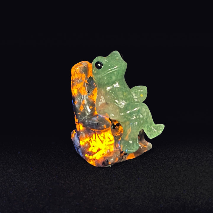 Natural Crystal Relaxing Frog On Lounge Chair Carving