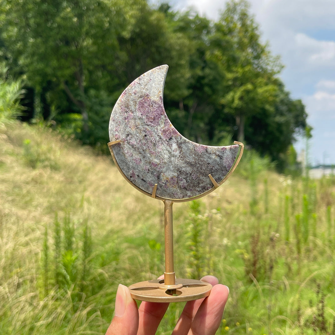 Unique,Natural Crystal Garnet Moon Carving