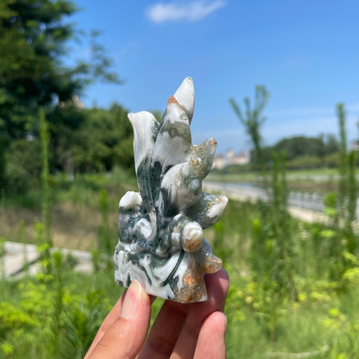 Unique,Natural Crystal Moss Agate Nine-Tailed Fox Carving