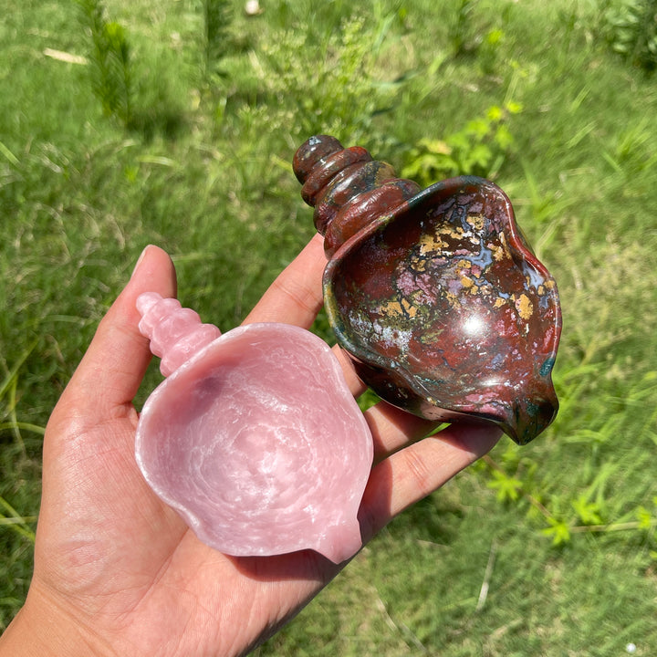 Unique,Natural Crystal Conch Carving