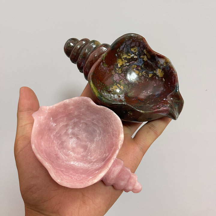 Unique,Natural Crystal Conch Carving