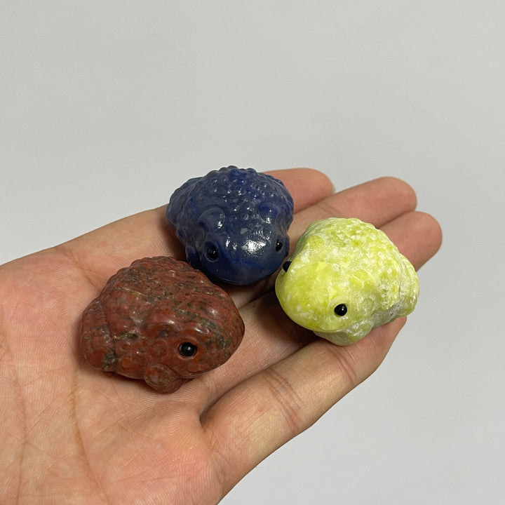 Natural Crystal Tiny Charming Toad Carving