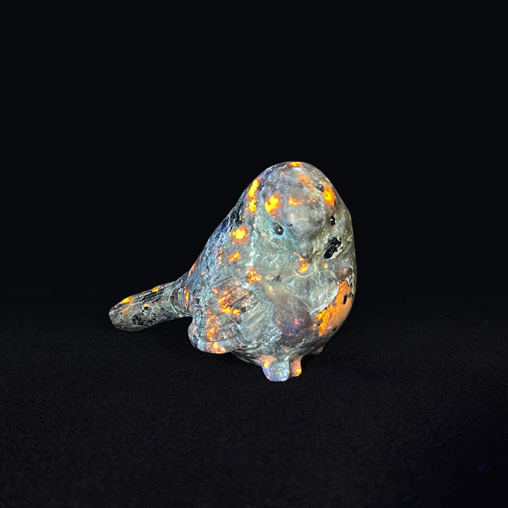 Natural Crystal Cheerful Chubby Bird Carving