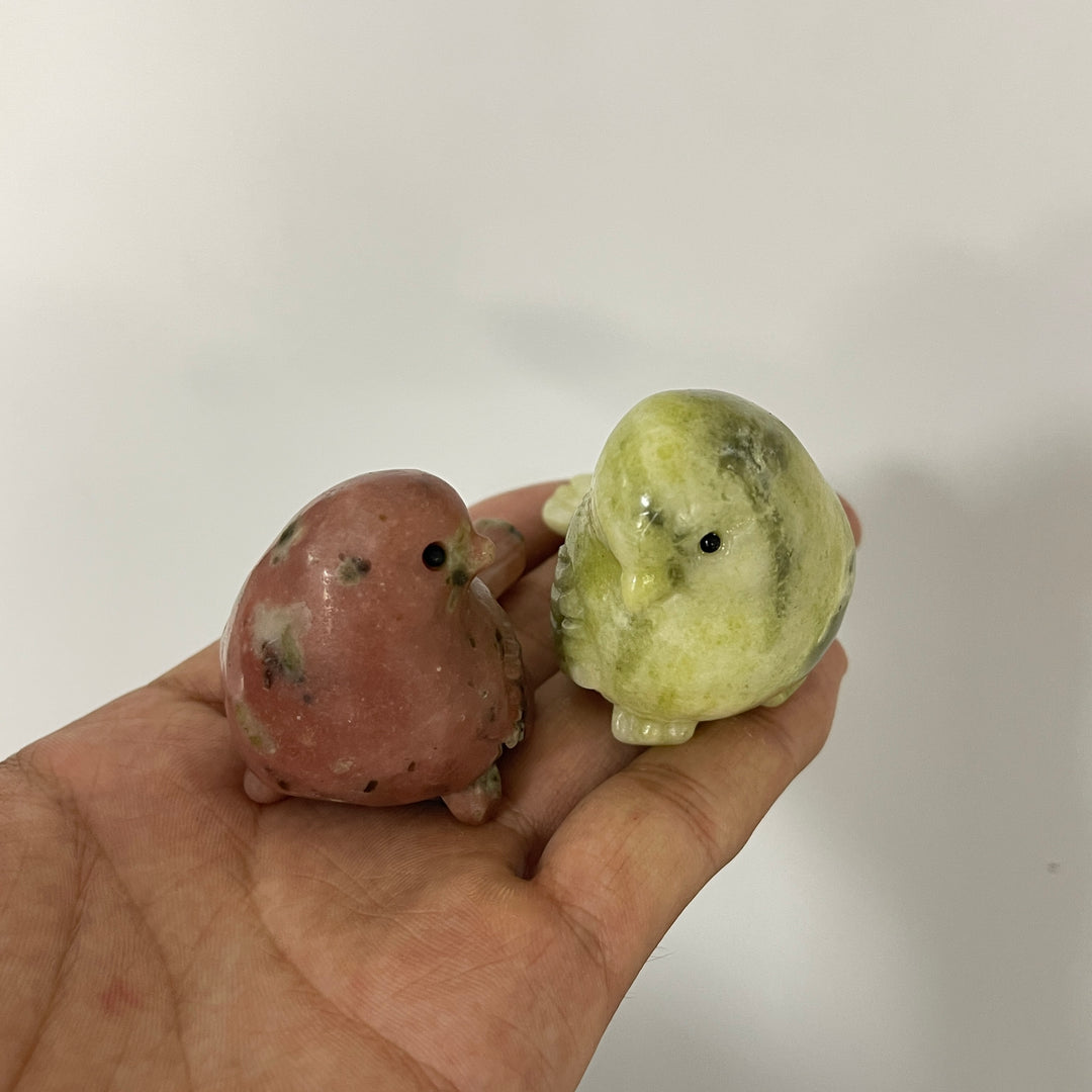 Natural Crystal Cheerful Chubby Bird Carving