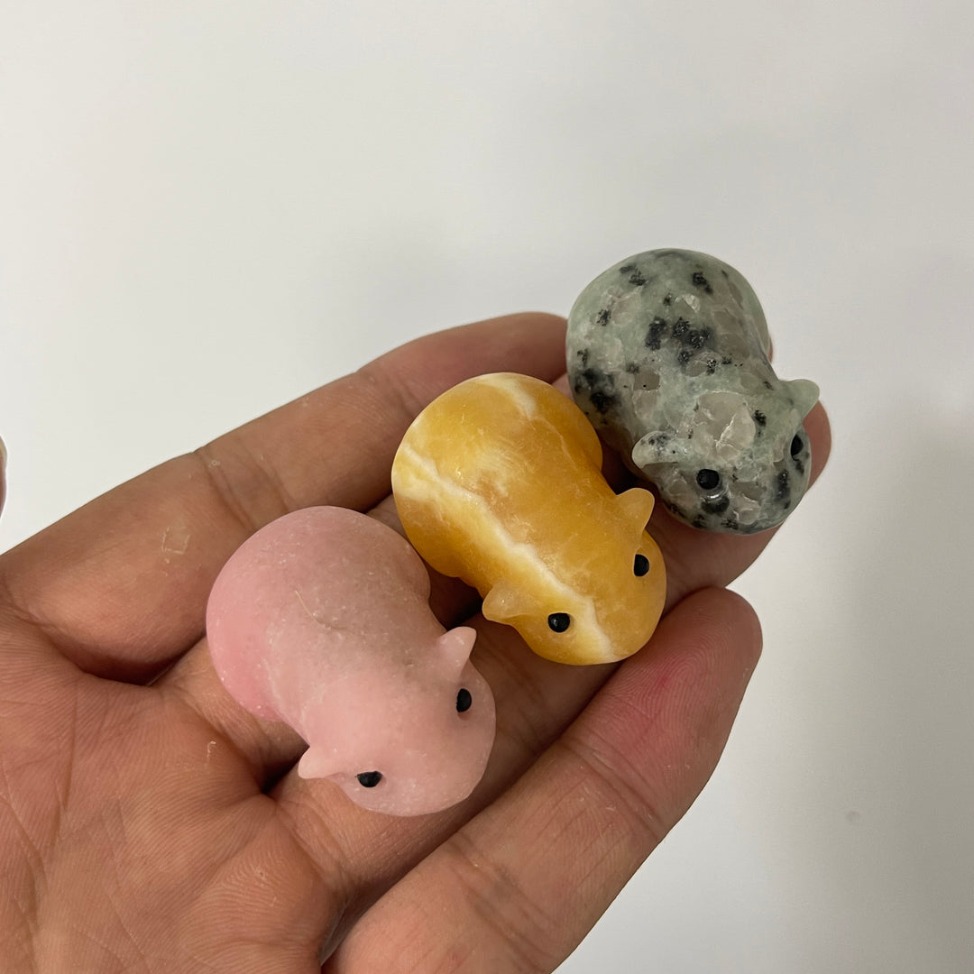 Natural Crystal Cute Guinea Pig Carving