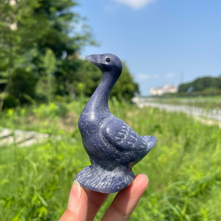 Natural Crystal Upturned Neck Duck Carving