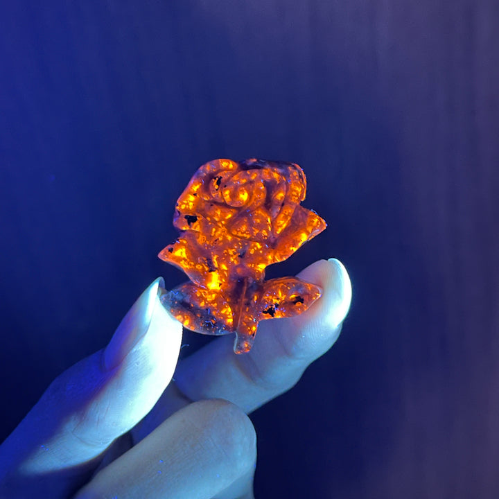 Natural Crystal Yooperlite Rose Carving