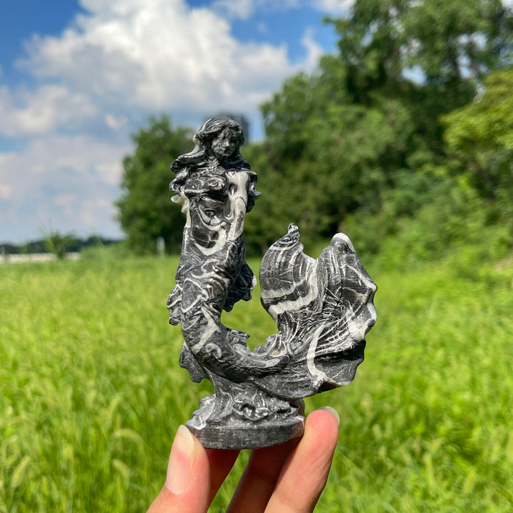 Natural Beautiful Mermaid Crystal Carving