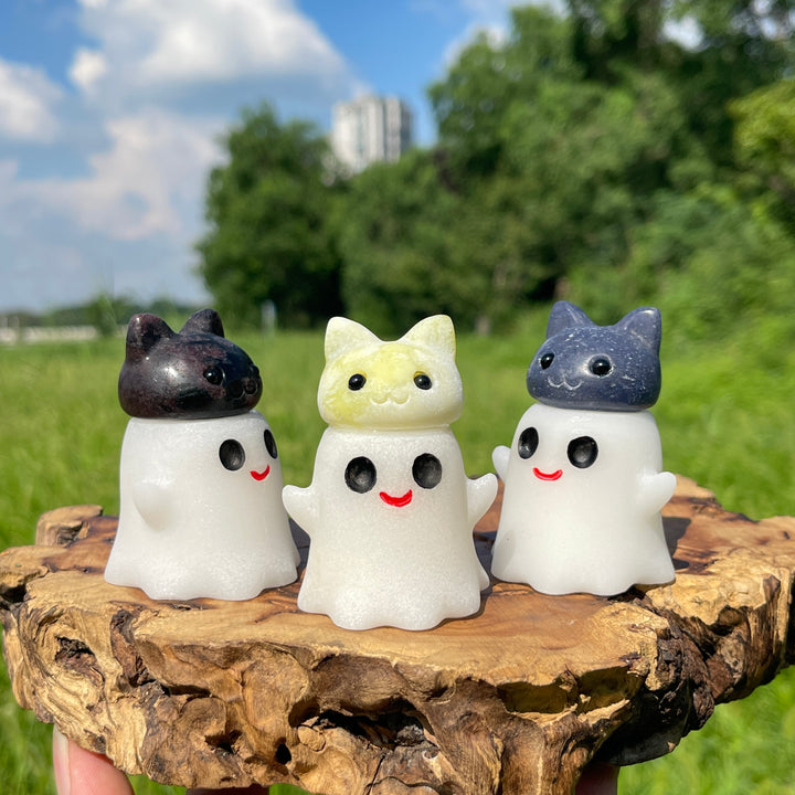 Natural Crystal Ghost Bun Cat Carving