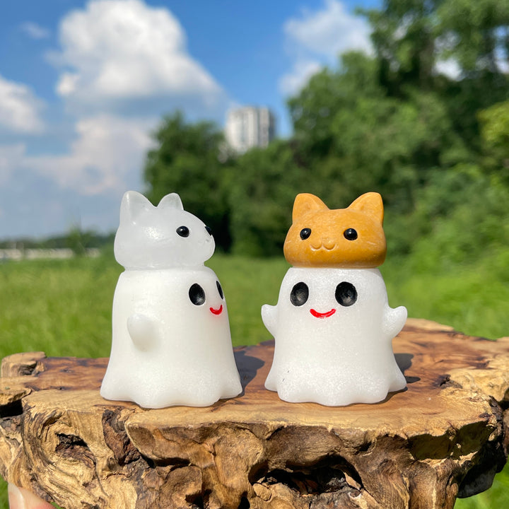 Natural Crystal Ghost Bun Cat Carving
