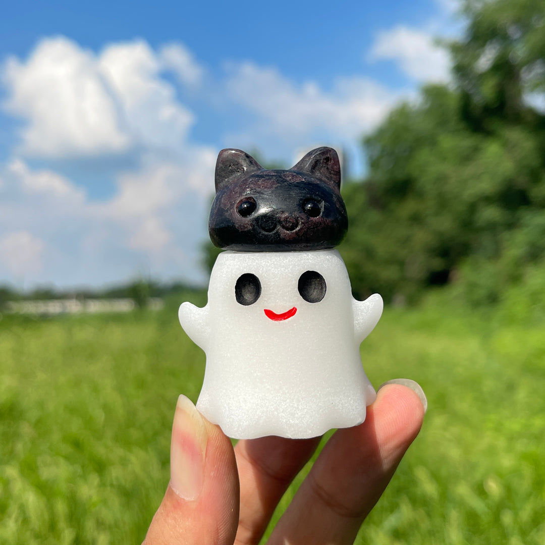 Natural Crystal Ghost Bun Cat Carving