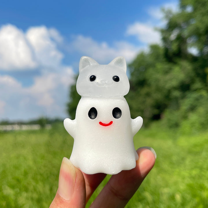 Natural Crystal Ghost Bun Cat Carving