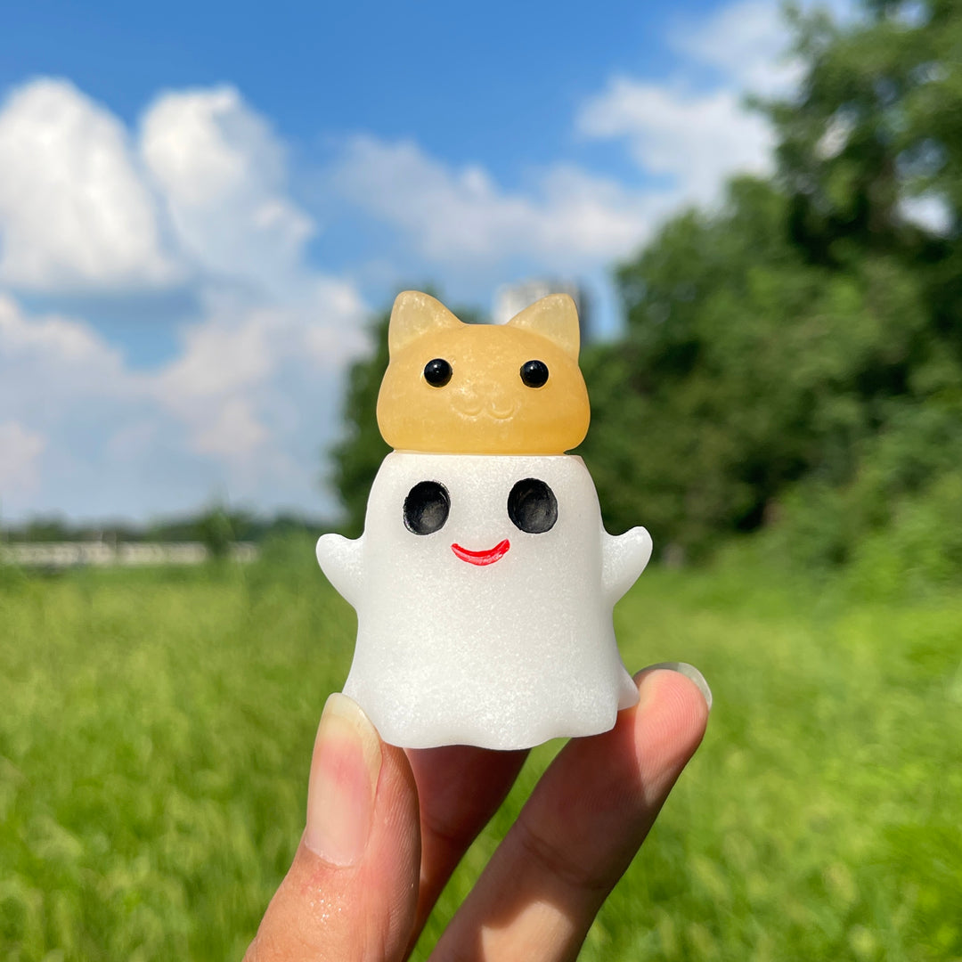 Natural Crystal Ghost Bun Cat Carving