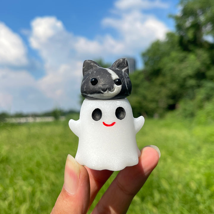 Natural Crystal Ghost Bun Cat Carving