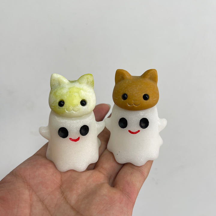Natural Crystal Ghost Bun Cat Carving