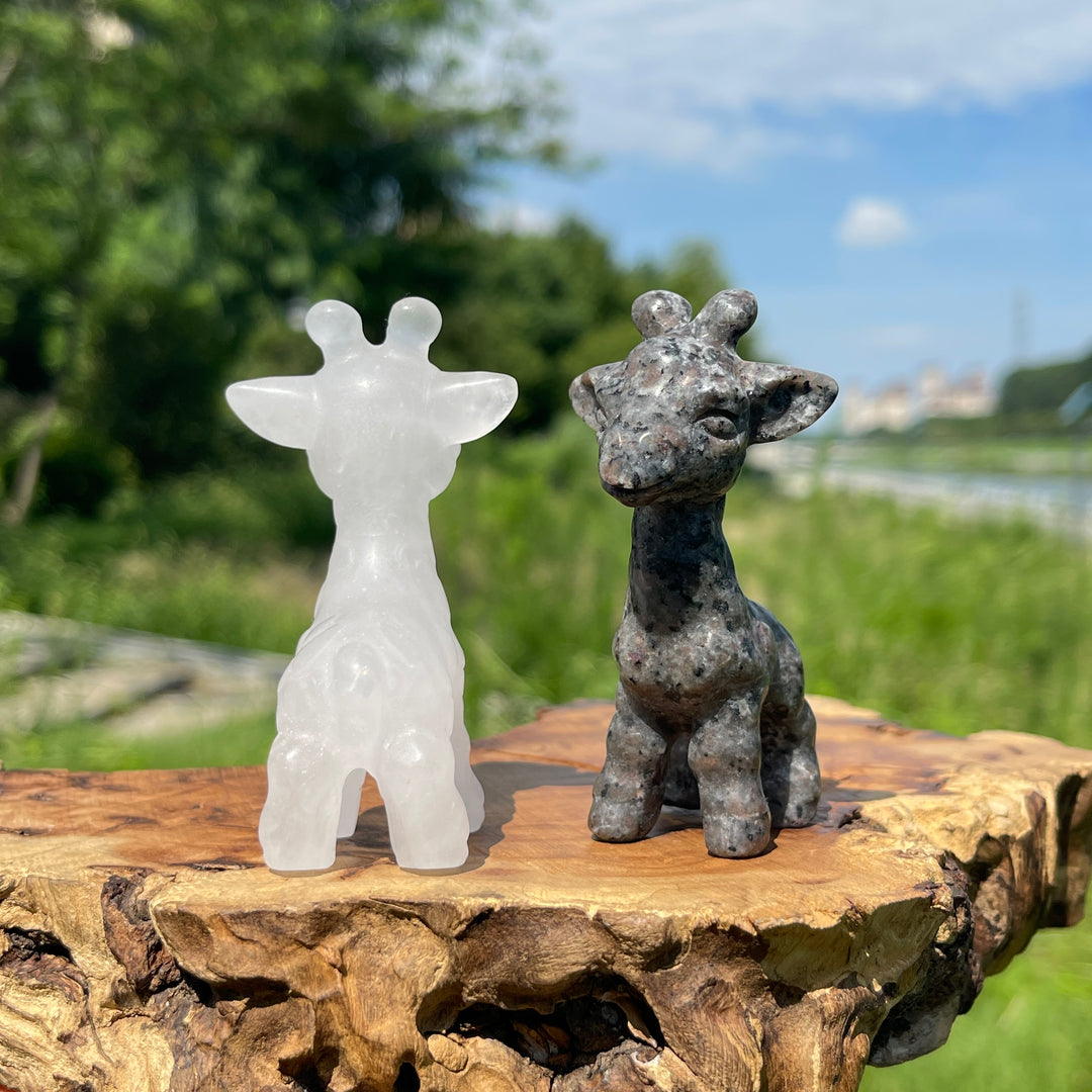 Natural Crystal Standing Cute Giraffe Carving