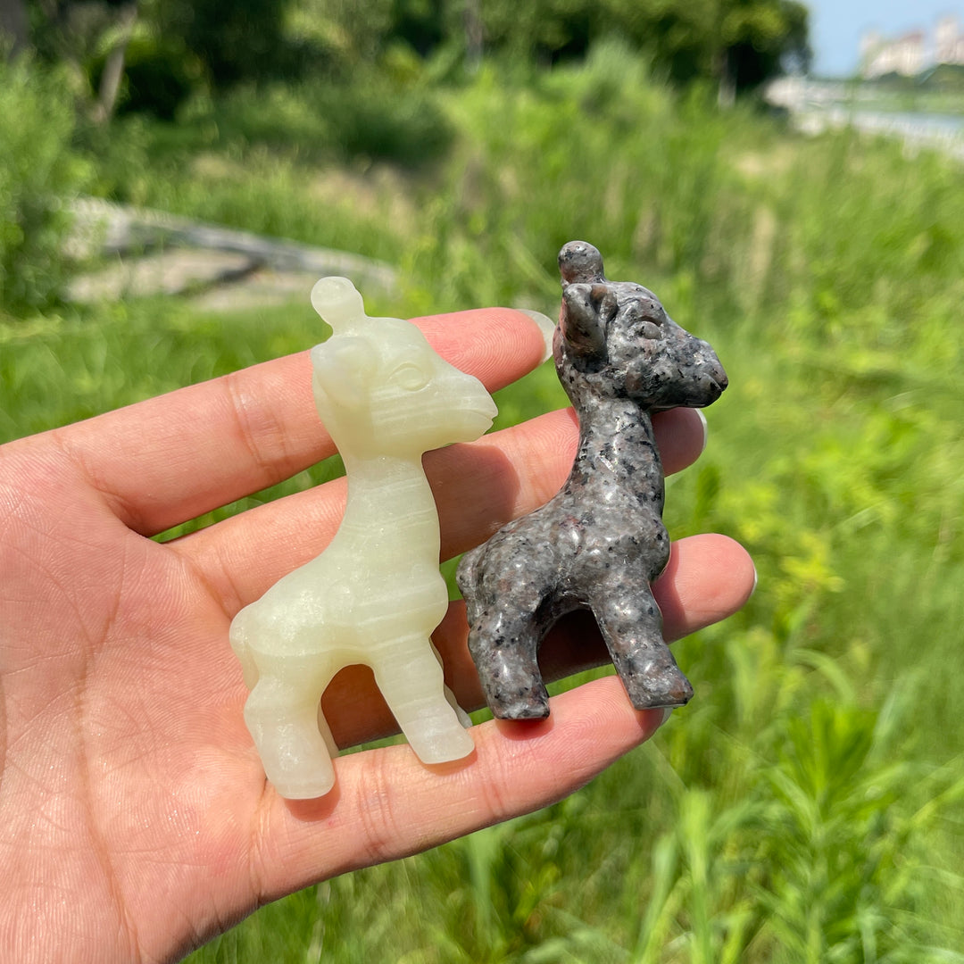 Natural Crystal Standing Cute Giraffe Carving