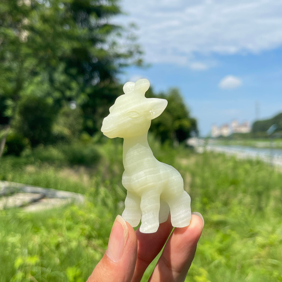 Natural Crystal Standing Cute Giraffe Carving