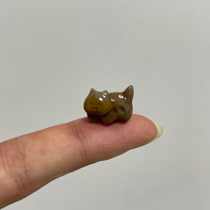 Natural Crystal Mini Alashan Agate Playful Cat Carving
