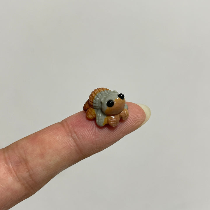 Natural Alashan Agate Spider Crystal Carving