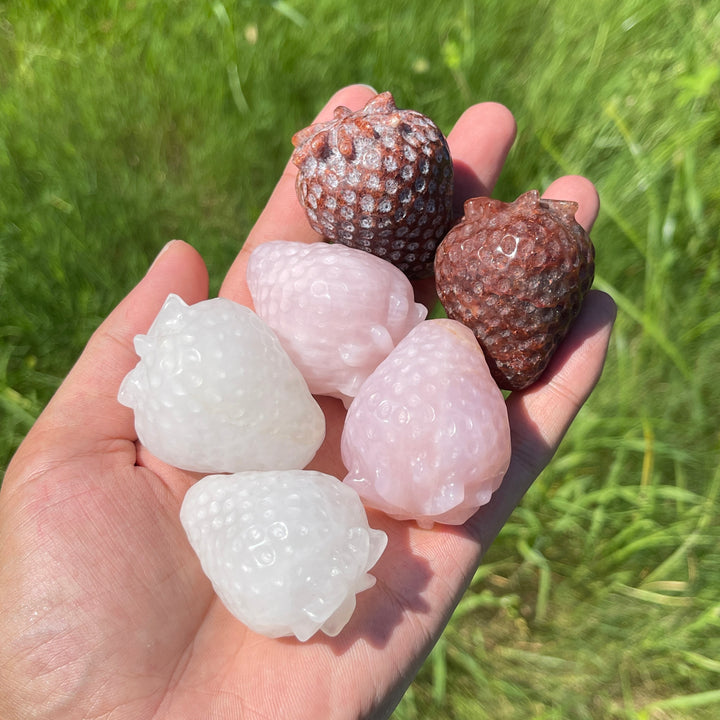 Natural Crystal Delicate Strawberry Carving