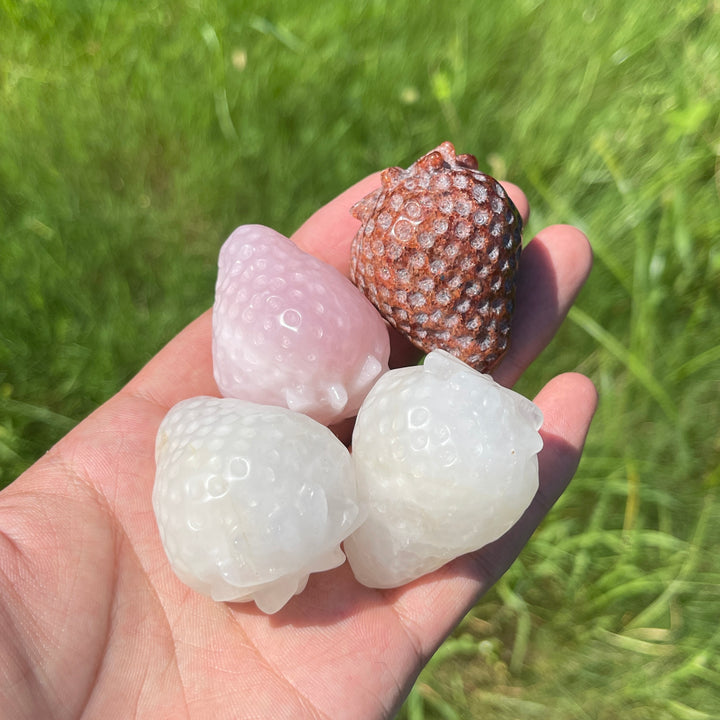 Natural Crystal Delicate Strawberry Carving
