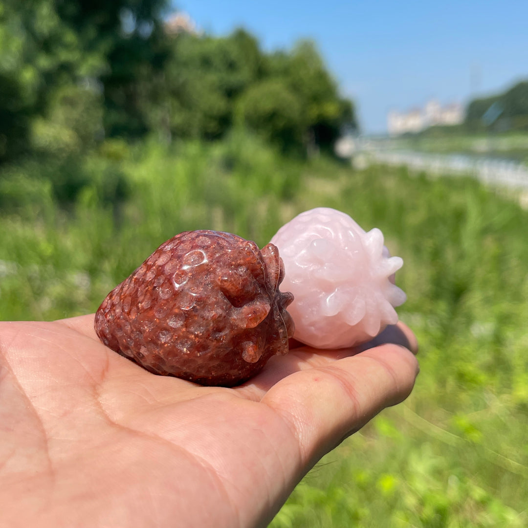 Natural Crystal Delicate Strawberry Carving