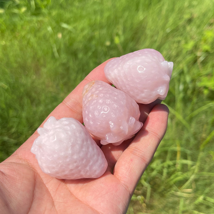 Natural Crystal Delicate Strawberry Carving