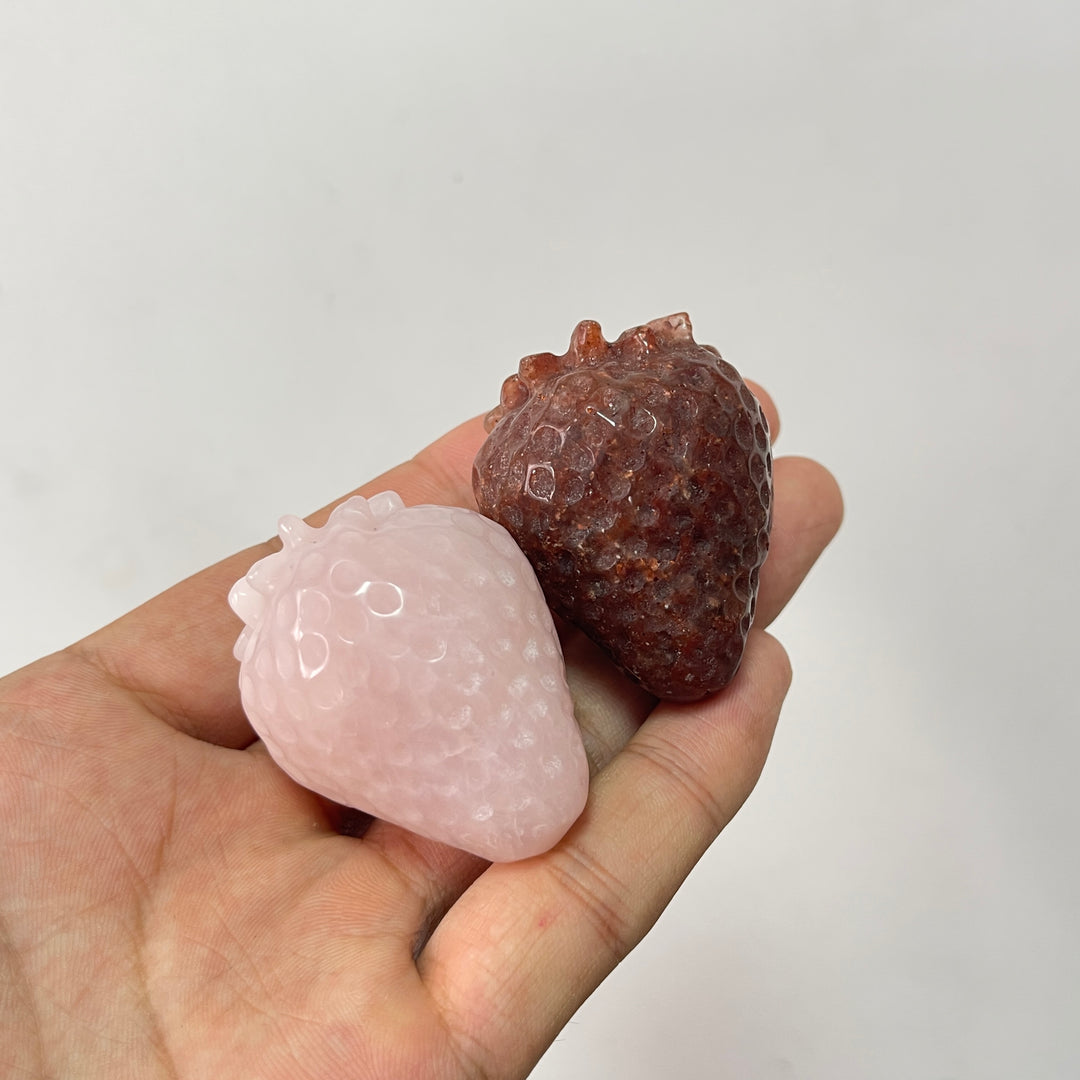 Natural Crystal Delicate Strawberry Carving