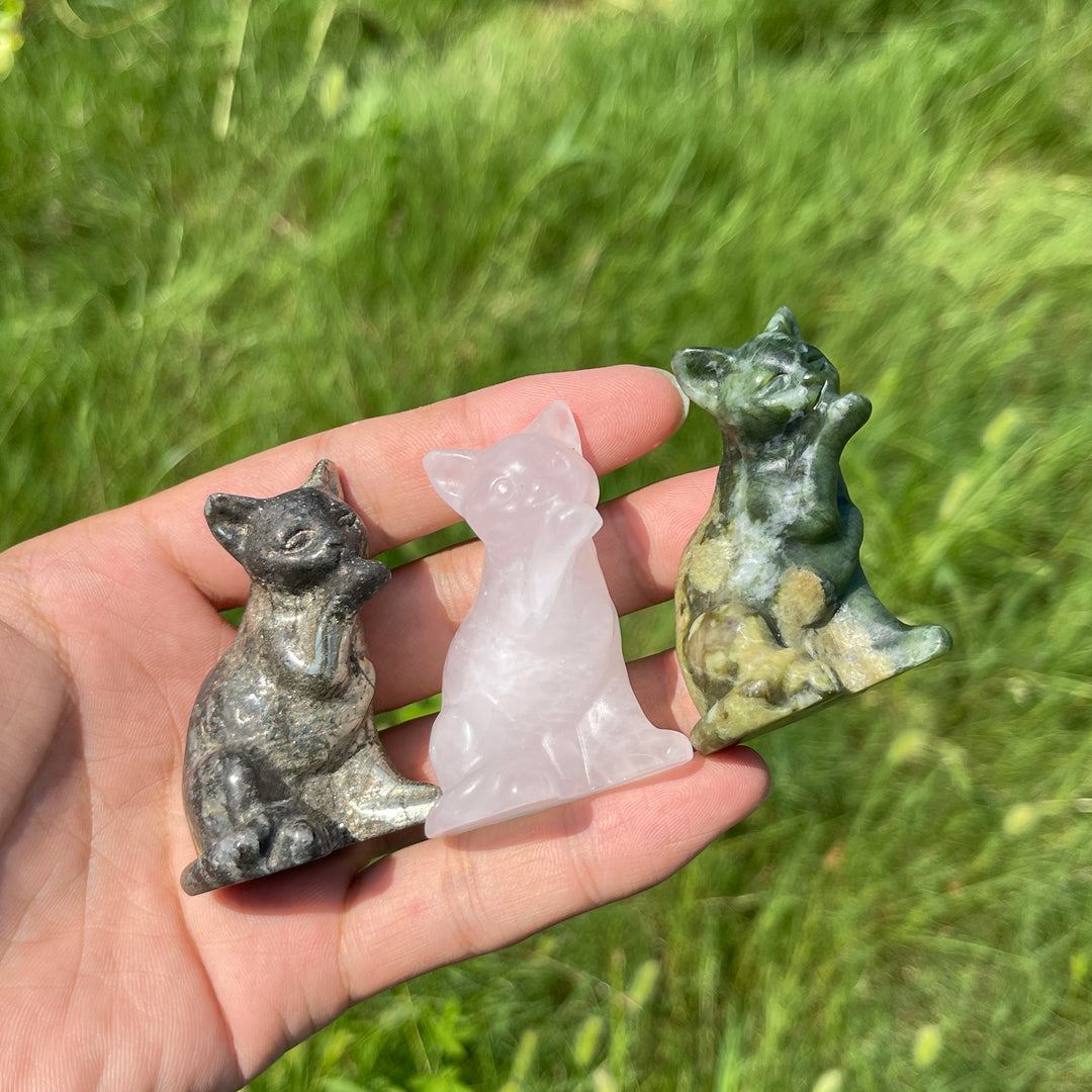 Natural Crystal Lovely Licking‑paw Cat