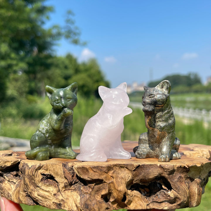 Natural Crystal Lovely Licking‑paw Cat