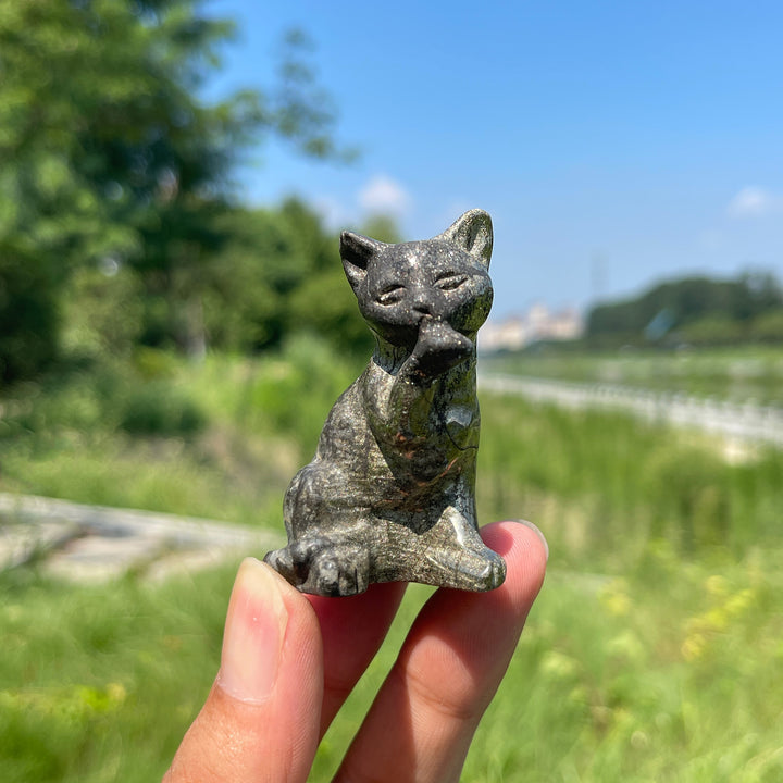 Natural Crystal Lovely Licking‑paw Cat