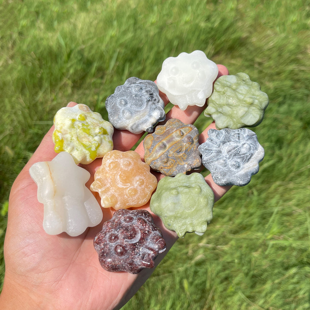Natural Cute Smiley Cloud Crystal Carving