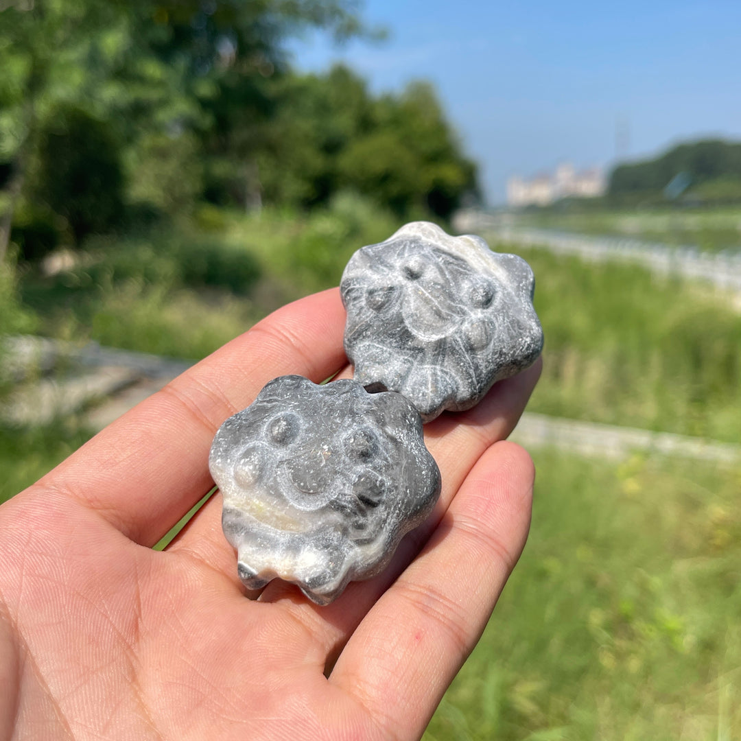 Natural Cute Smiley Cloud Crystal Carving