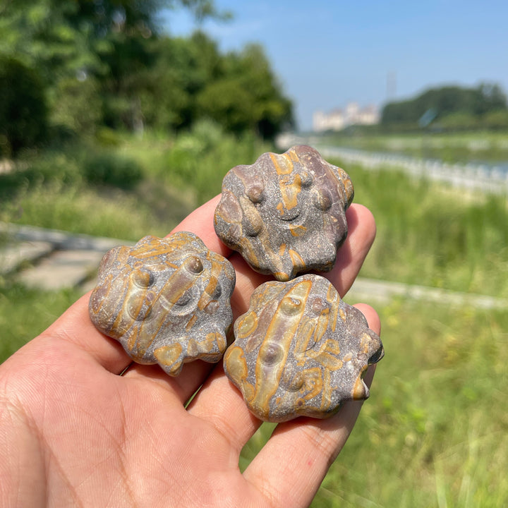 Natural Cute Smiley Cloud Crystal Carving