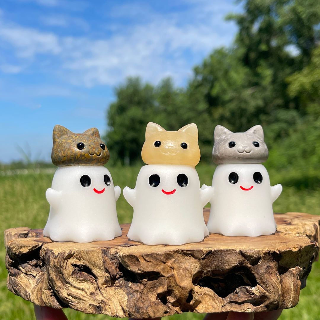Natural Crystal Ghost Bun Cat Carving