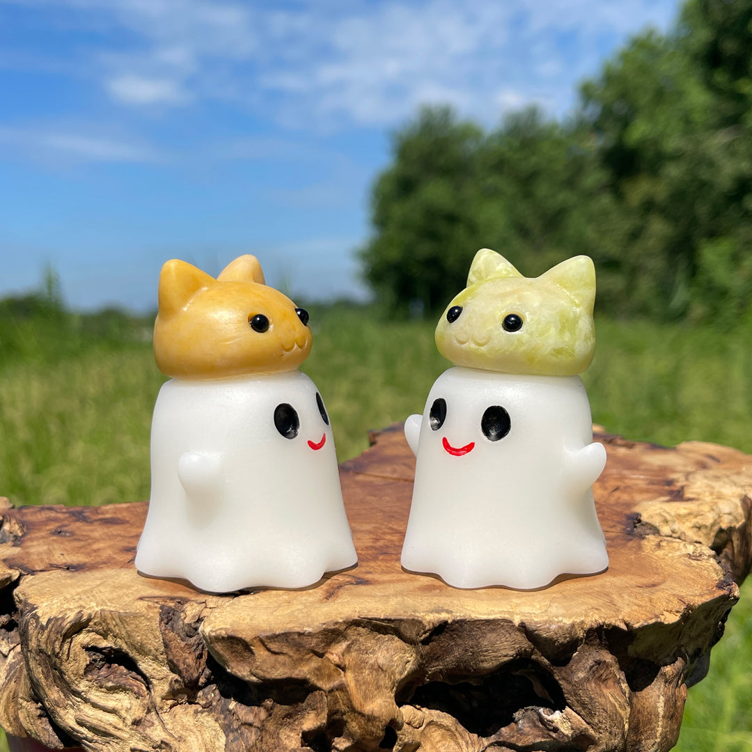 Natural Crystal Ghost Bun Cat Carving